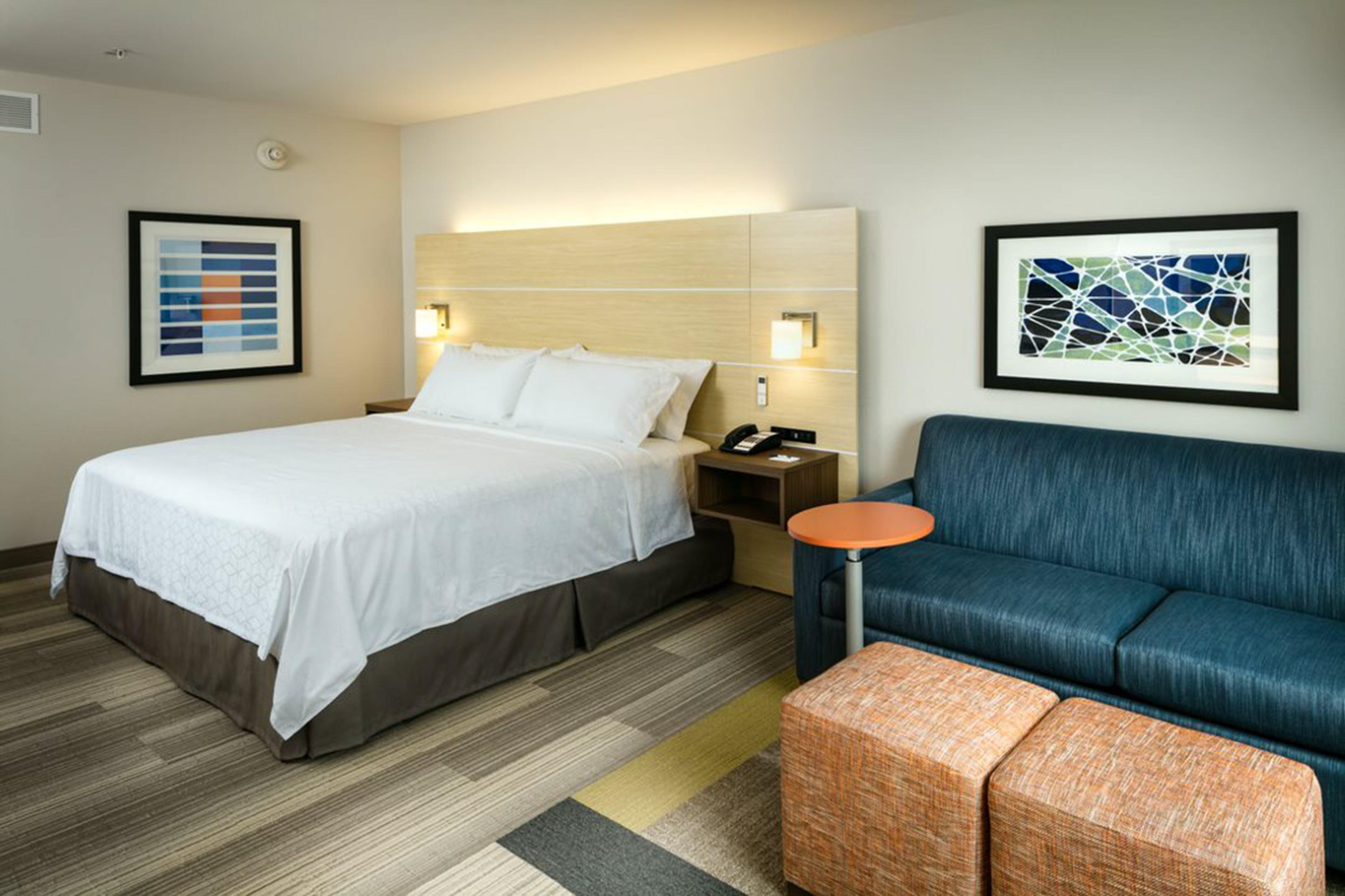 Holiday Inn Express & Suites - Medford By Ihg Exterior foto