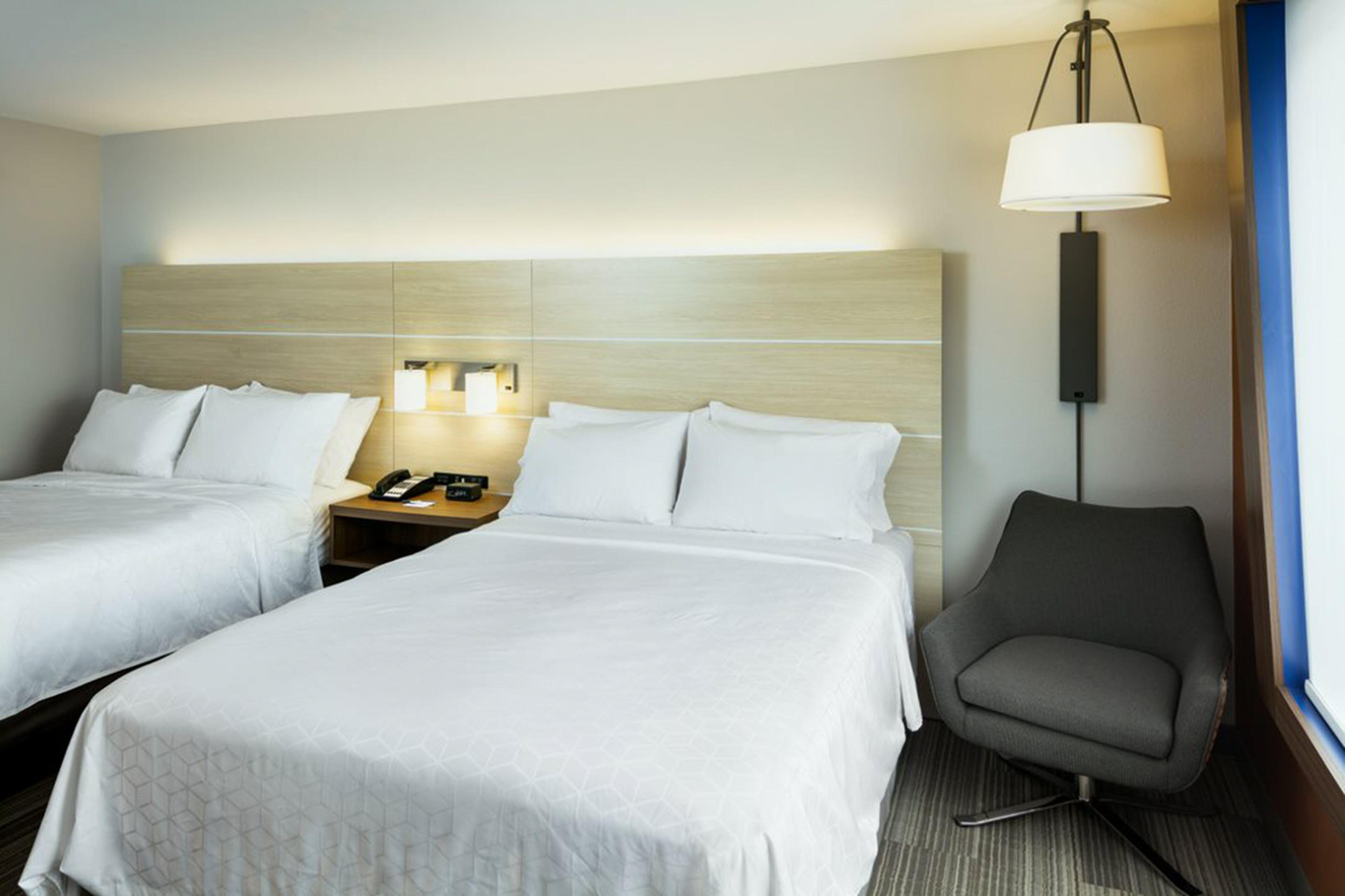 Holiday Inn Express & Suites - Medford By Ihg Exterior foto